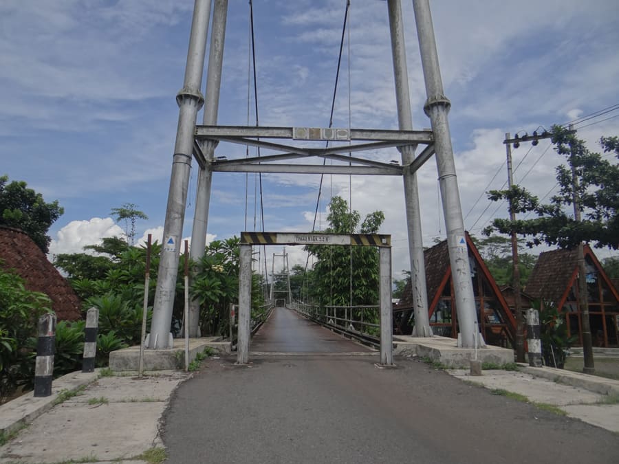 Jembatan Gantung Srowol - Yogyaku-tercinta
