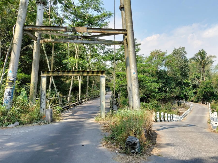 Jembatan Gantung Krogowanan