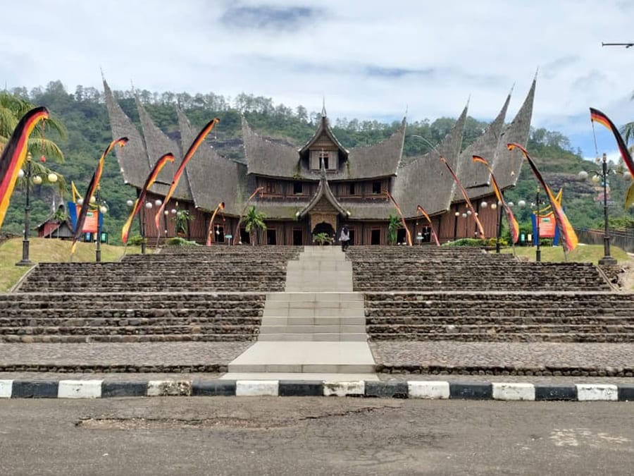 Istano Basa Pagaruyuang - Batusangkar