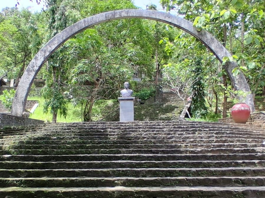 Makam Seniman Girisapto Imogiri - Yogyaku-tercinta